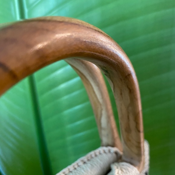 Handwoven Bag with Wooden Handles - Picture 4 of 6